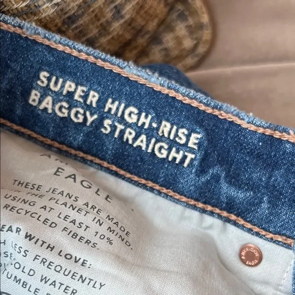 NWT American Eagle Super High-Rise Baggy Straight Jeans - Picture 5 of 6